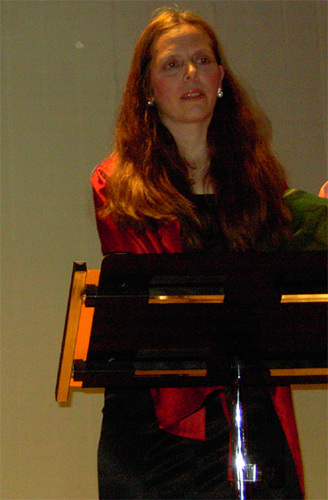 musician, musicologist, violinist, soprano, violin expert, singing teacher and mom of 6