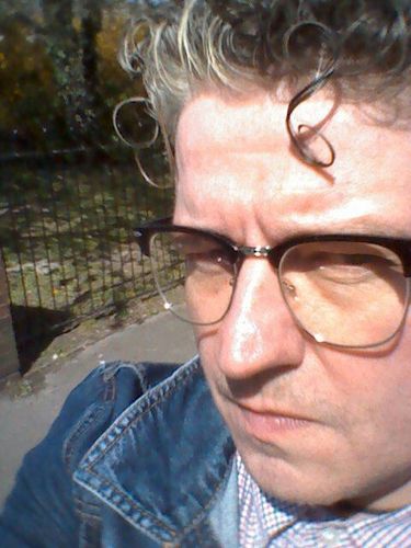 BobbingDazzler's profile picture. Liverpool born - London based. Memorial Device Alternative National Treasure 🎖