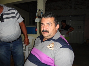 UM CARA HONESTO E SINCERO, QUE LEVA A VIDA NA BOA CURTINDO MINHA FAMÍLIA E MEU TRABALHO.