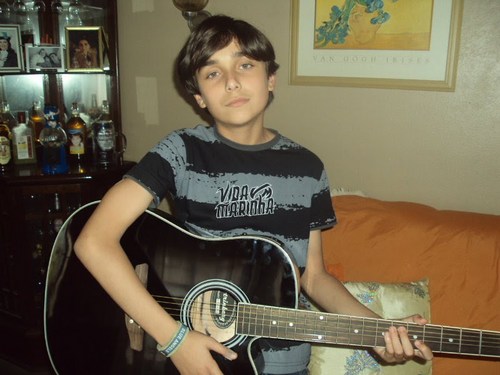 thiago_marcelli's profile picture. sou uma pessoa muito gente fina, toco violão e guitarra