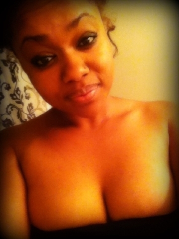 #FollpwBack ; #teamlightskin ; Getting Paid $