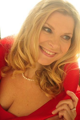 Lottipotti's profile picture. Operasinger, director, Artistic director, mother, curious of life