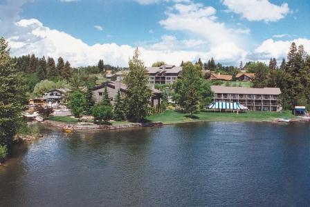 Marina Cay is a year-round resort located on Flathead Lake’s Bigfork Bay, in Northwest Montana. We offer a variety lodging options from hotel rooms to condos.