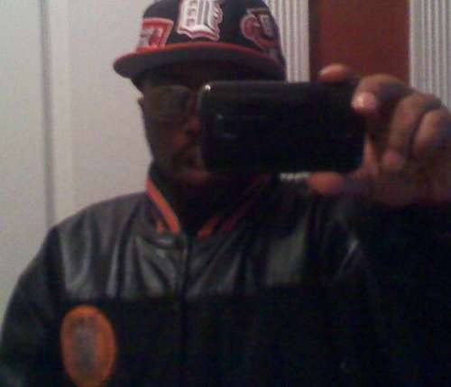 TwoFeetJones's profile picture. 