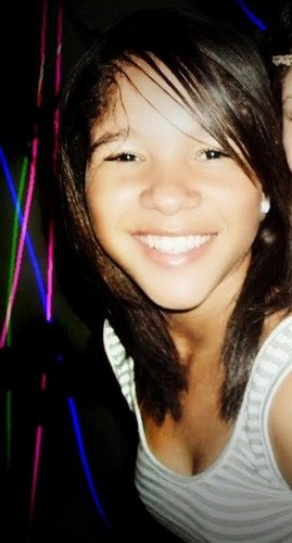 RenataC,16 anos,flamenguista,cancêriana,namoro com @adrianoC,Se Deus colocou ele na minha vida algo ele preparou pra mim.