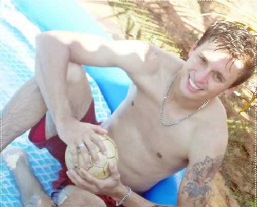 # Deus s2'