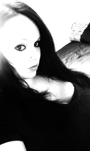 im 24 mom of 3. no drama no one under 18 love to talk n make friendz but will kick some a**