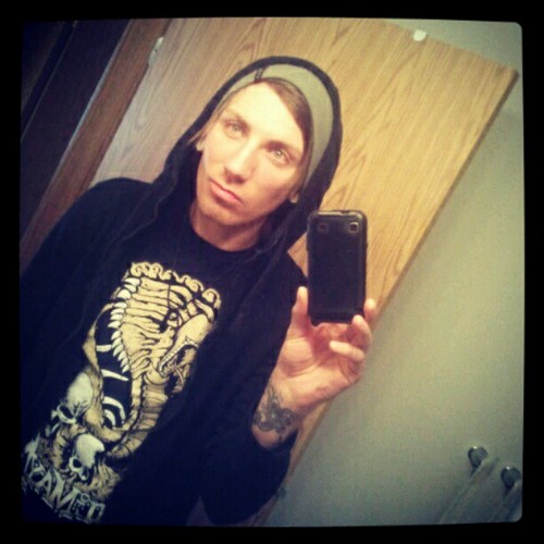 kevinwhiteSTS's profile picture. Hey everyone! I play guitar in the band Submerge The Sky!  http://t.co/XtSsWREl7X