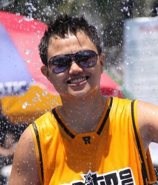 SJCasal's profile picture. I am HATED by EVERYONE; UNWANTED by ONE; LOVED by NONE... NO ONE.