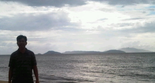 Simple of man, amatier fhotografer, traveling,  nightclub, and working. Peace love world