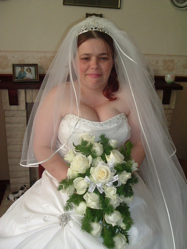 im a marrried woman and run a small cafe in heckmondwike market and my husband has a butchers stall in the same market .