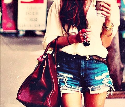 dimesiesmentira's profile picture. Simplemente abre tu corazón.