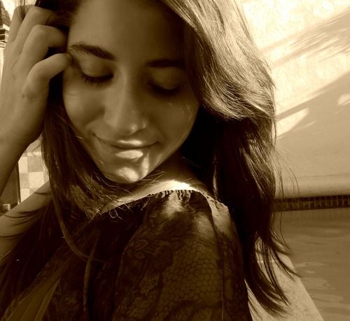 MarianaLanda14's profile picture. Dear whoever reads this, smile, you're beautiful3.   #Followback