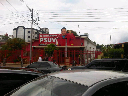 Creo en Cristo, milito en el PSUV, casi abogado jeje, y fuera el gato de Monagas, porq Monagas es roja rojita. viva CHAVEZ