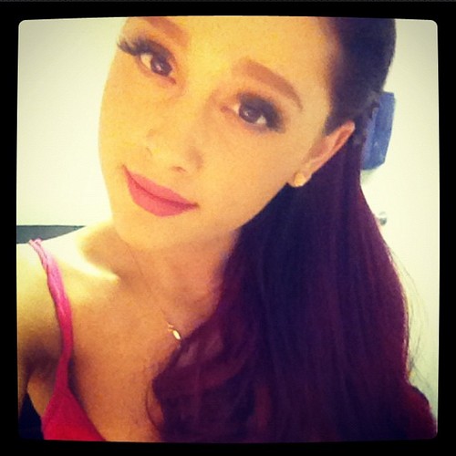 Un Twitter dedicado a la hermosa Ariana Grande, aqui te enteraras de todo lo que ella hace, siguenos tambien en nuestro Facebook. No es solo para Arianators!