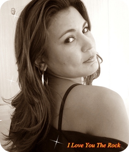 veronicalima9's profile picture. Existem coisas que precisamos lembrar para não esquecer, mas tem coisas impossíveis de esquecer. Voçe! @theRock Te Amo