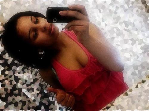 If your not with me then your against me, I go through life everyday making the best of it :P Im just that laid back girl .... Follow me though!