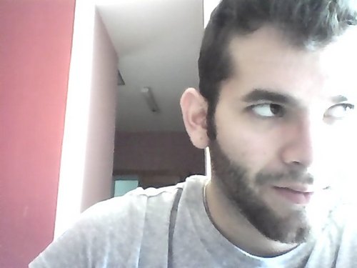 Cânceriano, ex Bipolar, ex obeso, insatisfeito sempre com satisfação, baladeiro, consumista MUITO(eu disse muito) compulsivo. Ja que sou o jeito é ser! CL