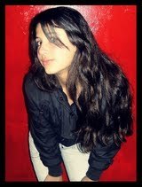 Quem sou?!
Eu sou para cada pessoa aquilo que ela acha que eu sou, mas o que para mim importa é o que eu estou a procura de ser e isso eu ainda não sou