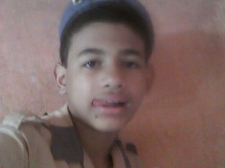 Sou divertido,amigavel as vezes bobao sempre amigo de coraçao.e vivo a minha vida loka...