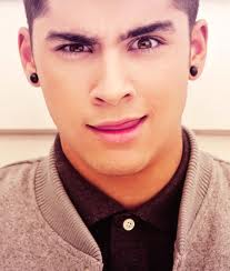 i have seriously BAD ONE DIRECTION INFECTION, i am in love with zayn maliks stunning eyes i love them