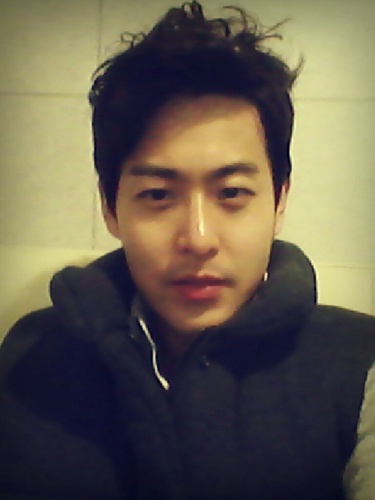 율군, 배우