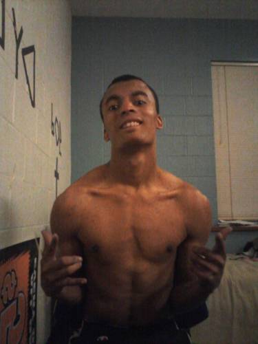 I hoop. I eat. I sleep. I twitter.@x_WeAreYoung_x #TeamFreak #Titties #TeamTatted #TeamWhiteBoy #OVOXO #LoudPack @TheMattYorio #FollowBack my baller is life.