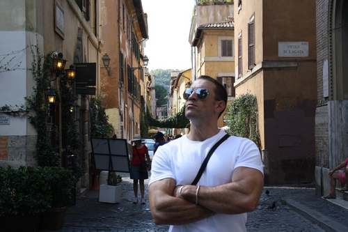 LCR1976's profile picture. 