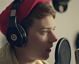 his eyes. follow me and i will follow you back☺
