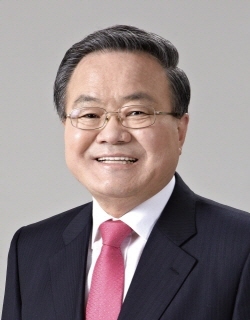 yoontaejin337's profile picture. 인천 남동갑 새누리당 당협위원장 /전 인천 남동구청장(3선)/그동안 쌓은 행정경험을 바탕으로 국민들의 행복을 위해 일하고 싶습니다. 남동구의 평생친구 윤태진입니다.