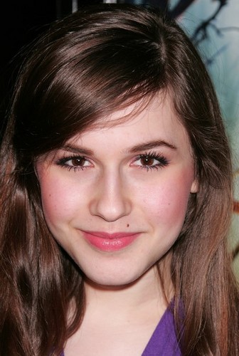 I am the lovely Camille Ann Roberts, i am a actress and i love slapping logan but I love him though. My Best Friends: Jo, Kendall James and Carlos.