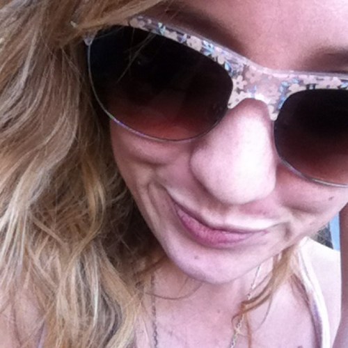 beingkris's profile picture. i'm kristen. i love photography. romantic movies. traveling. my family.