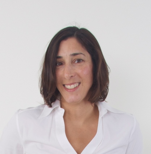 I am a Social Media Consultant, specializing in strategy and community management.