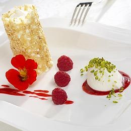 claumdina's profile picture. Arquitecta. El cine es mi segunda pasion, si no me hubiera dedicado a la arquitectura hoy seria actriz