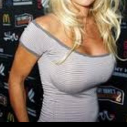 BigChestedProbz's profile picture. Just the way a girl with big boobs feels everyday. -- I tweet that shit.