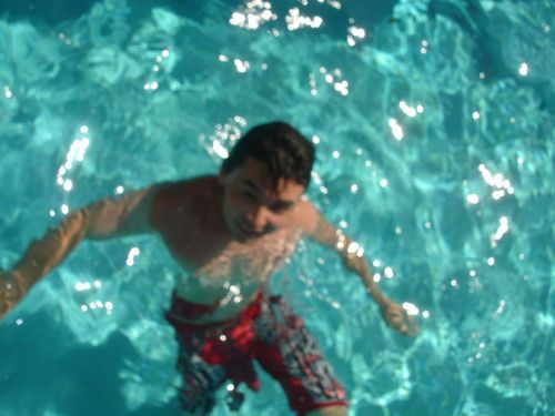 avelmik's profile picture. 