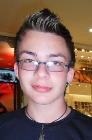 pupogui's profile picture. Eu sou o melhor melhor do mundo em escrever Eu vou pra Goiânia - EU VOU PRA GOIÂNIA - Eu VoU PrA GoIÂnIa - eU vOU pRA gOIÂNIA... Viu? São várias formas... xD