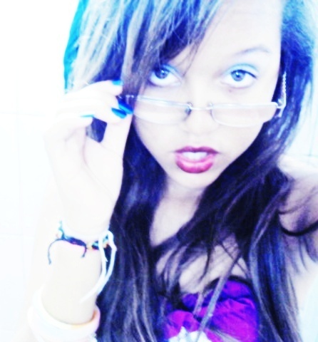A felicidade existe pra quem acredita nela {: