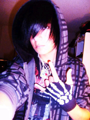 SchizzoParty's profile picture. Hello, I'm Alex a fairly good looking guy. Born in Luton, England. Came to the United States at age 14.