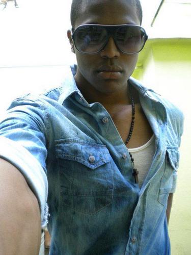 SxRobert's profile picture. A injustiça que se faz a um, é uma ameaça que se faz a todos.