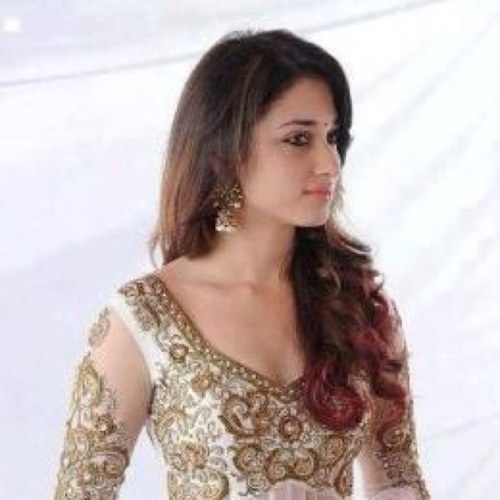 NidaKhan98's profile picture. 