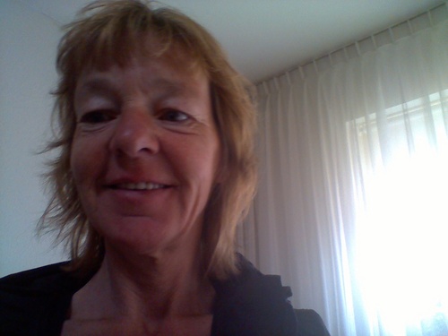 elly1391955's profile picture. 