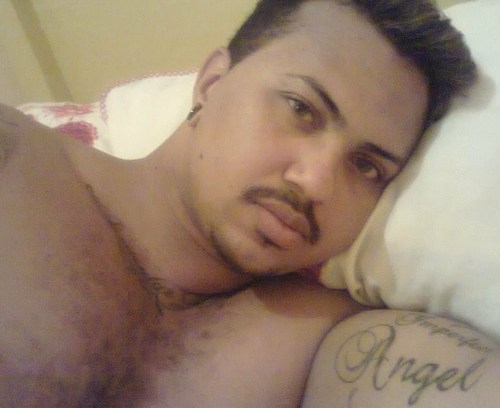 Eu sou tímido,supersensível,defensivo
Eu tenho inseguranças
Eu sou temperamental,emotivo
imprevisível,desprovido,
vulnerável.
 Henriky..
Imperfect Angel!