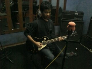 sixstrings3's profile picture. Slow but surhe