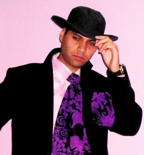 Male/ Age: 27 years/ Height: 6.0 Feet/ Hair Color: Golden Brown