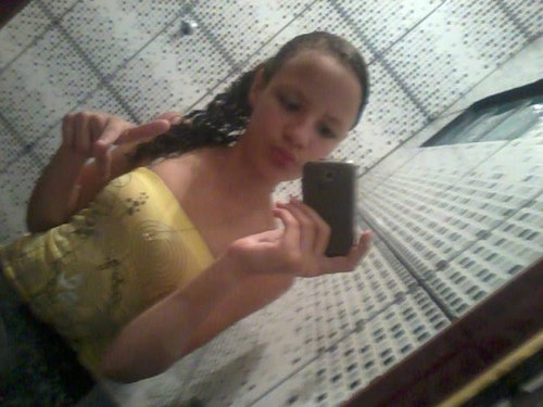 Nãão forço simpattia *-*
Goostta de mim ? não foda-se você.poorqq. recalqq. de putta batte e voltta