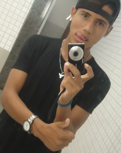 EdeerBrucelee's profile picture. Se a tua vida, depender do meu amor. Viverás além da vida,Pois LHe amo além do AMOR ......