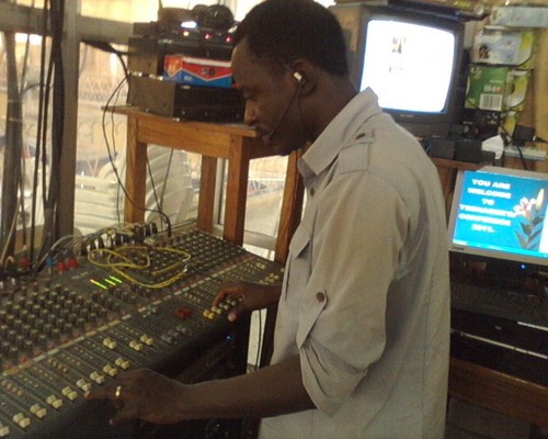 Gavin  Ogbu is an electrical & electronics/sound engineer.has an average hight,dark in complexion,  a vary cool and loving guy.