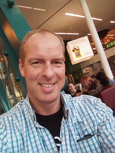 Bassist / Sousafoon Kleintje Pils, tevens trombone en bariton, verzorging muzikale arrangementen. Keukenontwerper advies en verkoop.