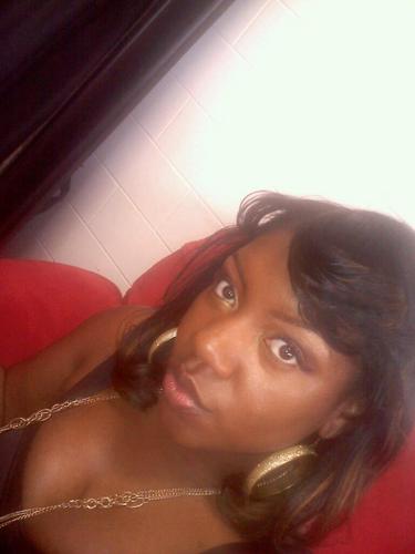 TraciNoir's profile picture. Stuck in houstatlantavegas... #teamsingle, #teammilf, #longhairdontfuckincare, #teamknicks, #teamsinglemom :)